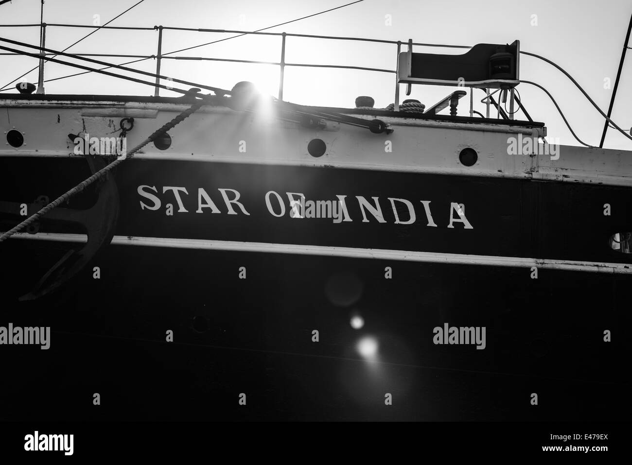 La stella di India nave contro l'impostazione Sun. San Diego, California, Stati Uniti. Foto Stock