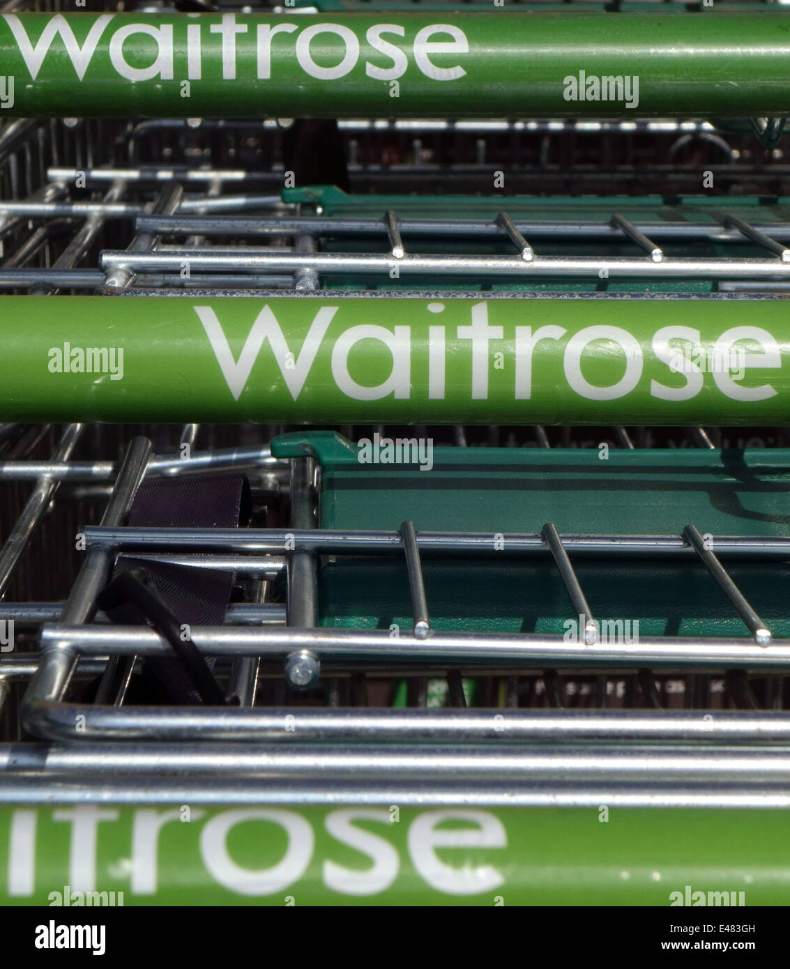 Waitrose carrelli per supermercati, Somerset, Inghilterra Foto Stock