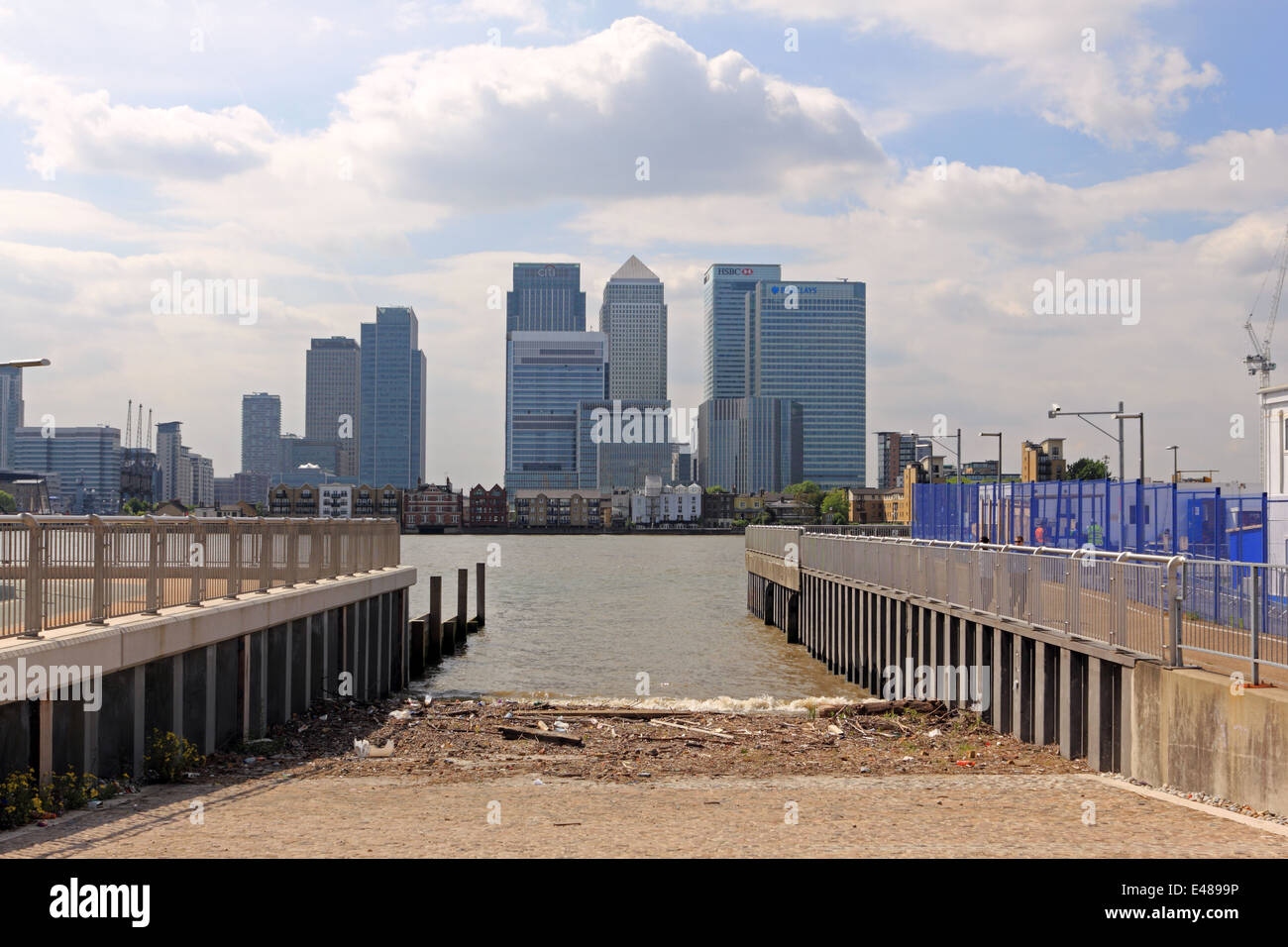 Vista del Canary Wharf grattacieli dalla penisola di Greenwich, London REGNO UNITO Foto Stock