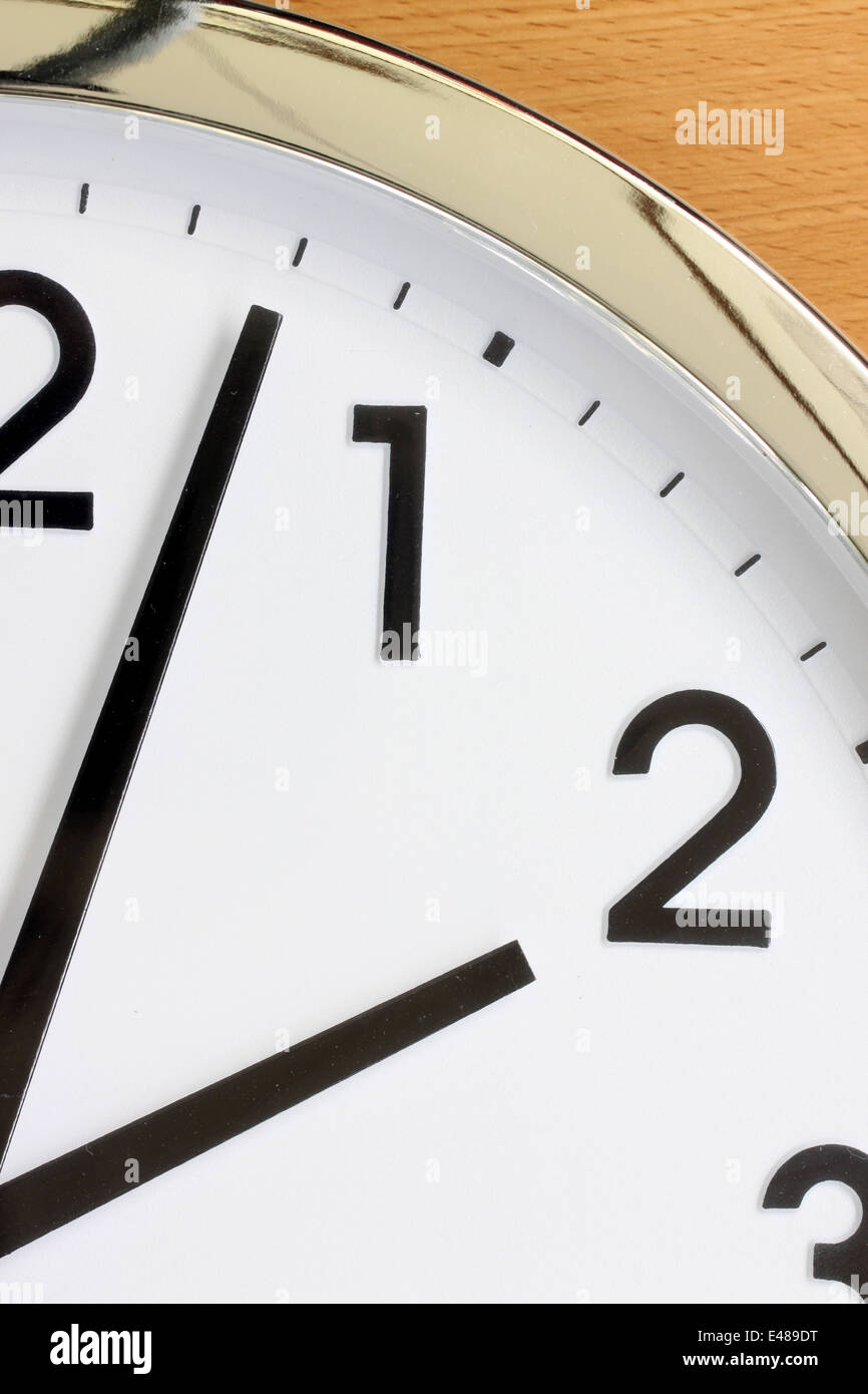 Vista parziale del clock per il concetto dello sfondo. Foto Stock