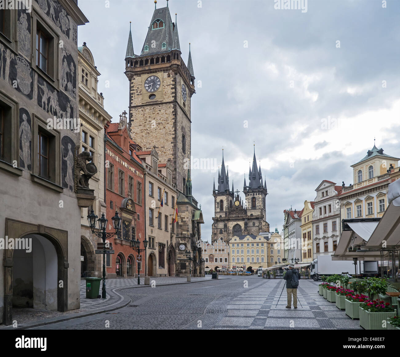 Benvenuti in Repubblica ceca - Praga Piazza della Città Vecchia e l'orologio astronomico foto di Sean Sprague Foto Stock