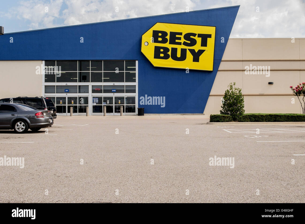 L'esterno di Best Buy, una catena negozio di elettronica in Oklahoma City,  Oklahoma, Stati Uniti d'America Foto stock - Alamy