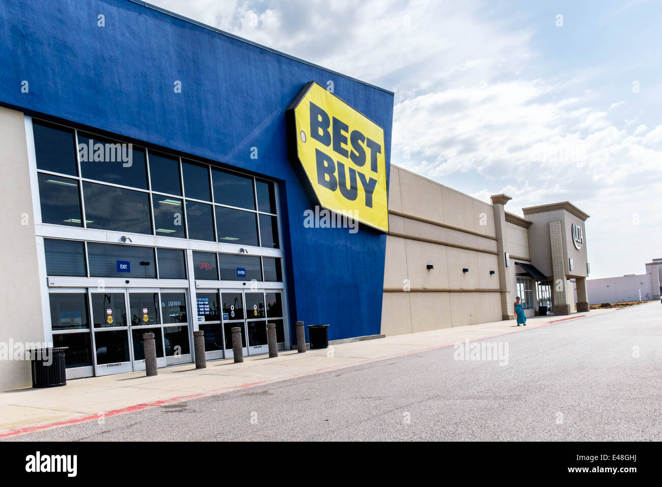 L'esterno di Best Buy, una catena negozio di elettronica in Oklahoma City, Oklahoma, Stati Uniti d'America. Foto Stock