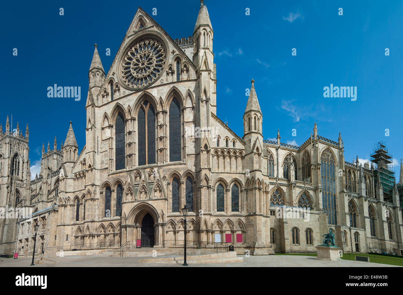 Famoso centro medievale inglese cattedrale nel centro della città Foto Stock