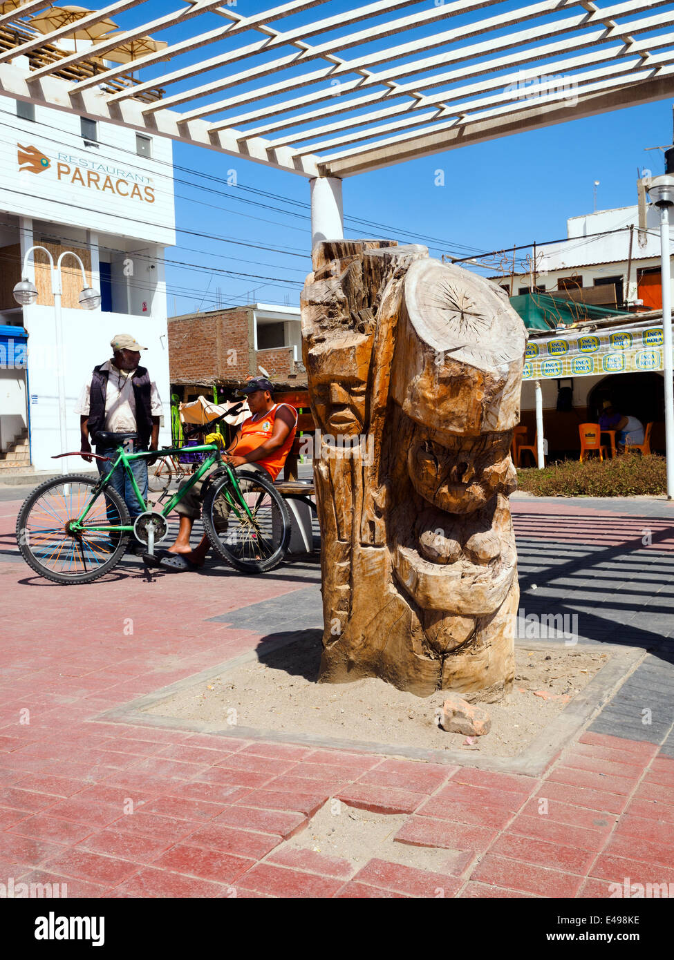 Scultura in legno - Paracas, Perù Foto Stock