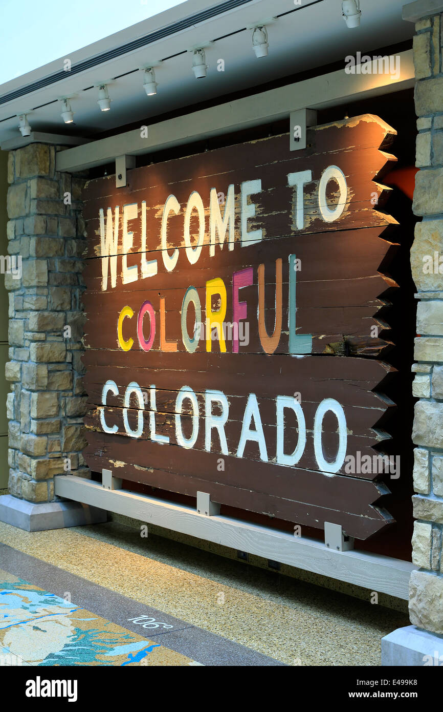 'Benvenuti al colorato Colorado' segno, hall di entrata (Anschutz Hamilton Hall), la storia del centro di Colorado, Denver, Colorado, STATI UNITI D'AMERICA Foto Stock