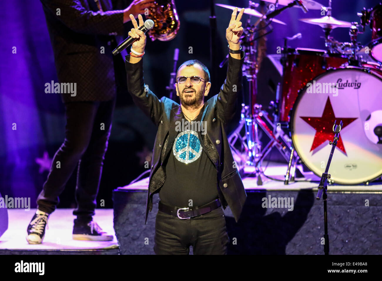 Ringo Starr e la sua All Star Band esibirsi in concerto Foto Stock