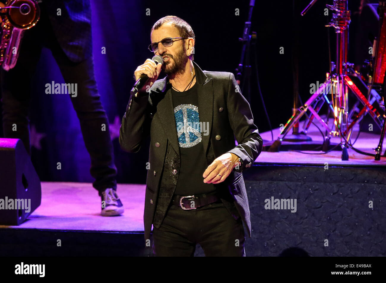 Ringo Starr e la sua All Star Band esibirsi in concerto Foto Stock