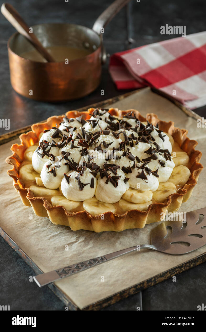 Banoffee pie. Banana, crema e toffee dessert. Foto Stock