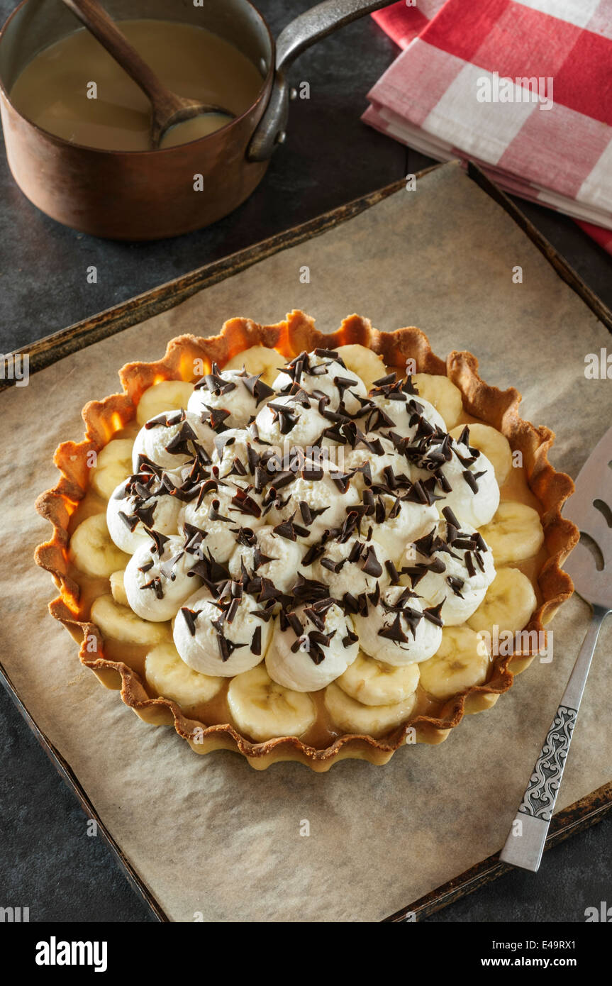 Banoffee pie. Banana, crema e toffee dessert. Foto Stock