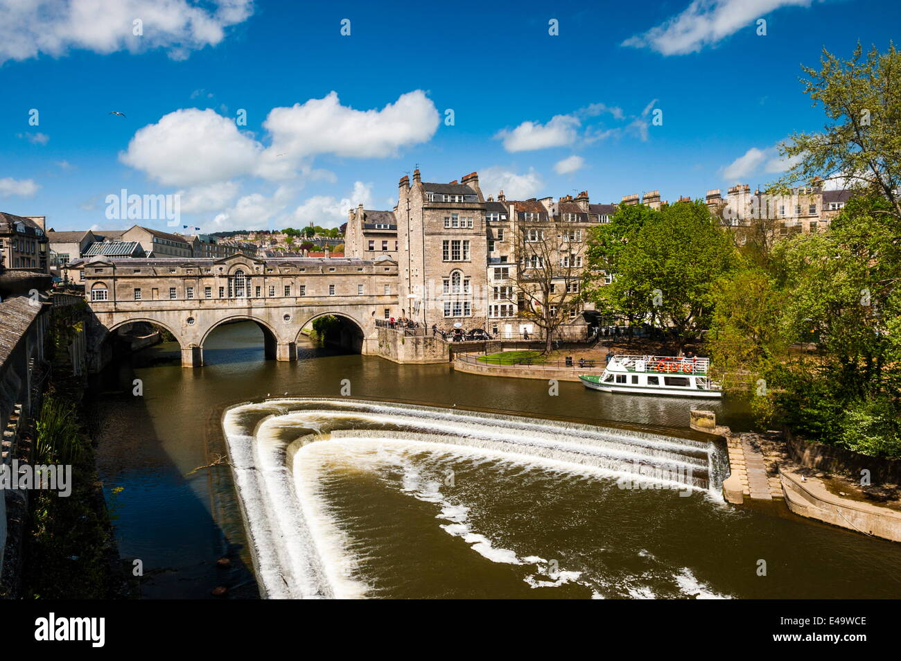 Pulteney Bridge sul fiume Avon, bagno di Avon e Somerset, Inghilterra, Regno Unito, Europa Foto Stock