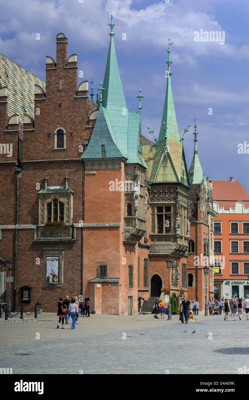 Municipio di Wroclaw il Vecchio Mercato in estate giornata di sole Foto Stock