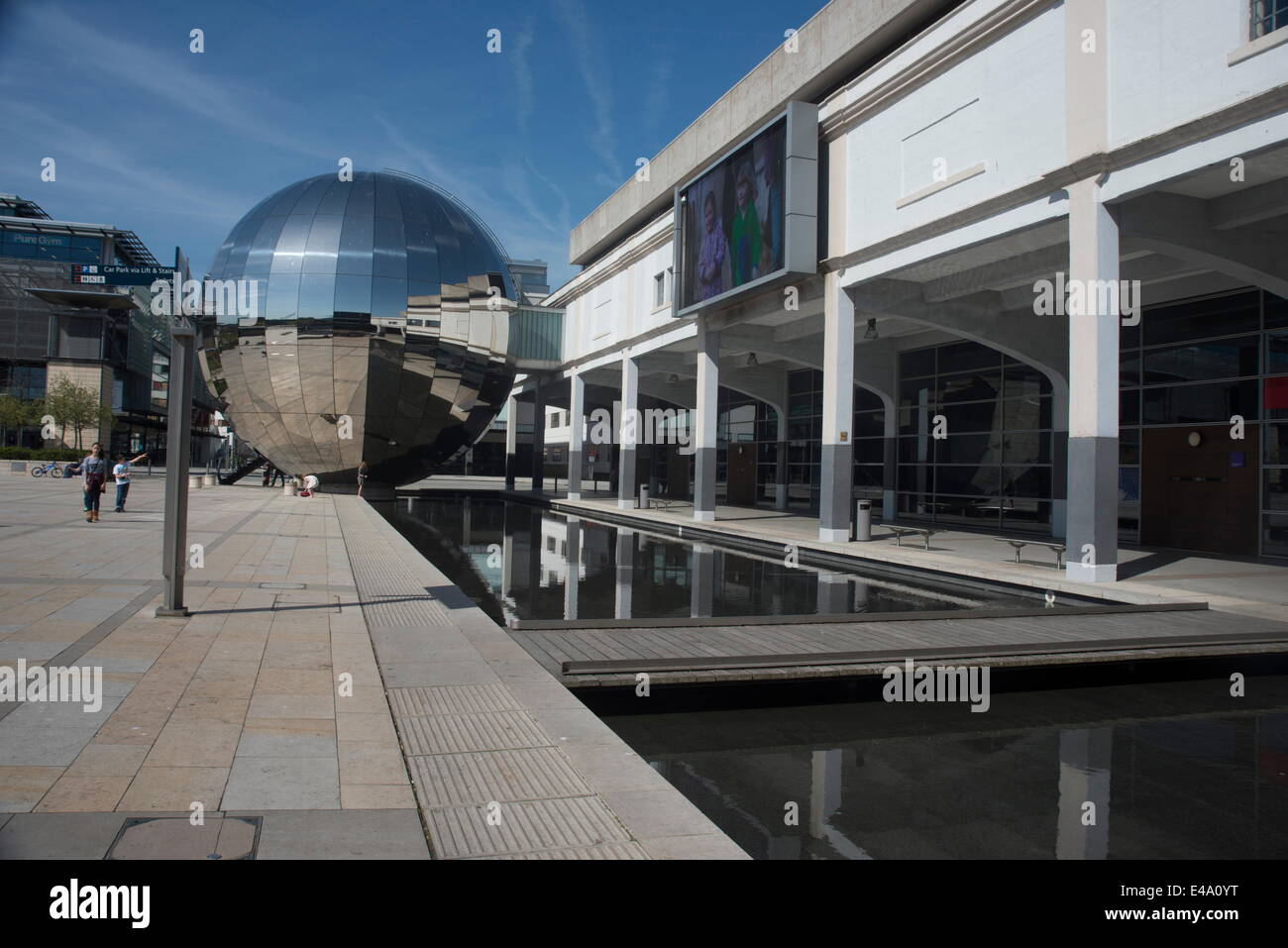 Millennium Square, Bristol, Inghilterra, Regno Unito, Europa Foto Stock