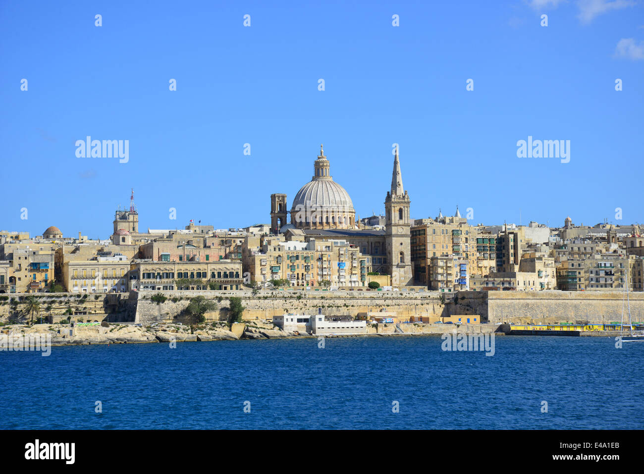 Porto di Marsamxett da Sliema, Valletta (il-Belt Valletta), Malta Regione Xlokk, Repubblica di Malta Foto Stock