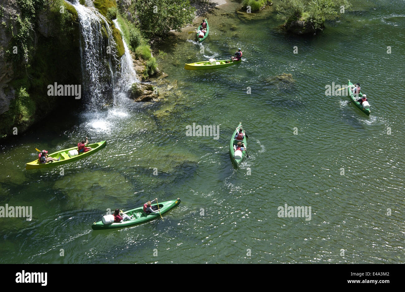Fiume Tarn. Persone in kayak, Francia Foto Stock