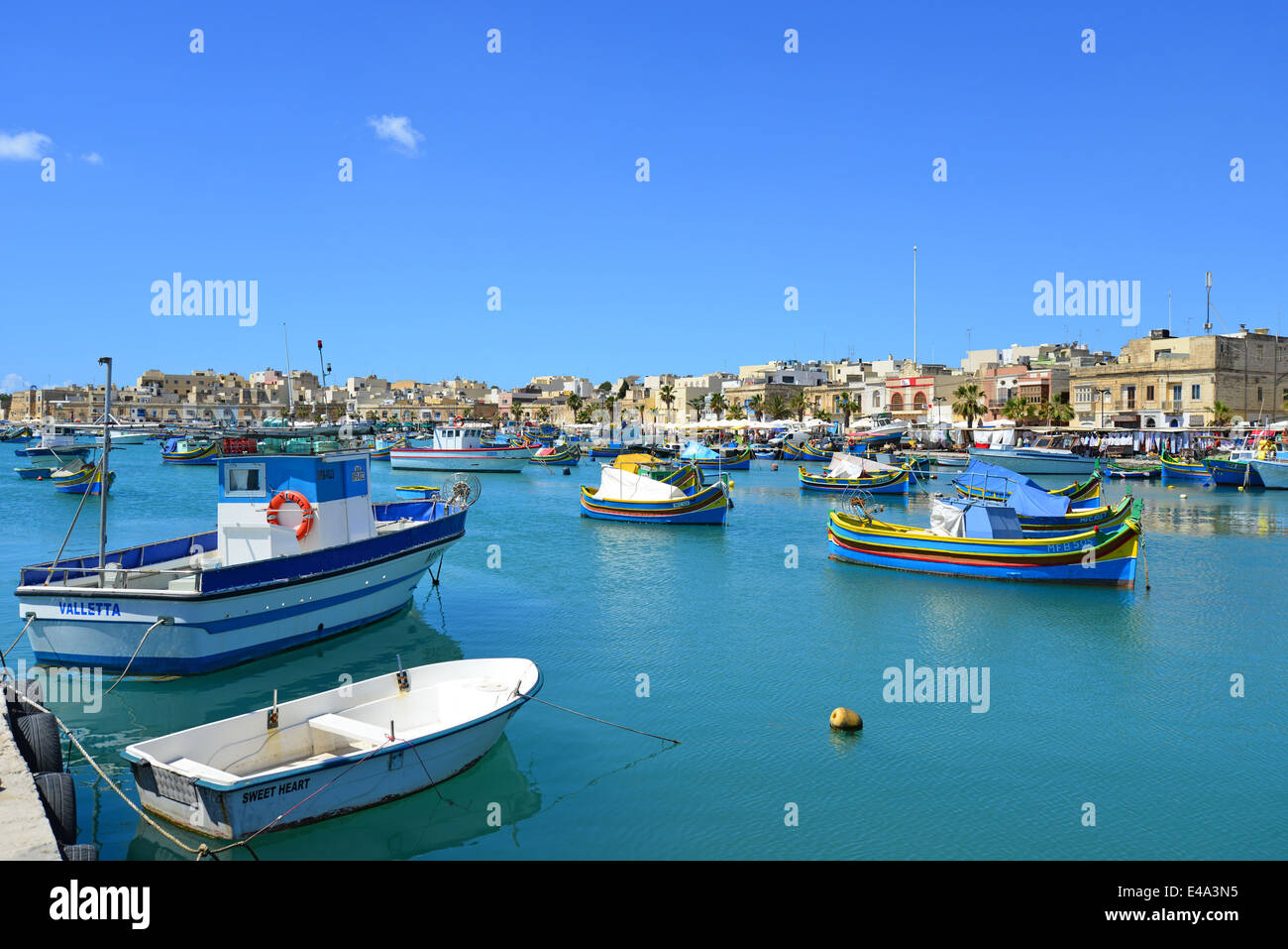 Luzzu barche nel porto di Marsaxlokk, Marsaxlokk, Sud distretto orientale, Malta Xlokk Regione, Repubblica di Malta Foto Stock