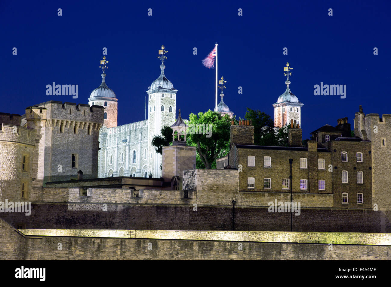 Torre di Londra di notte Londra REGNO UNITO Foto Stock