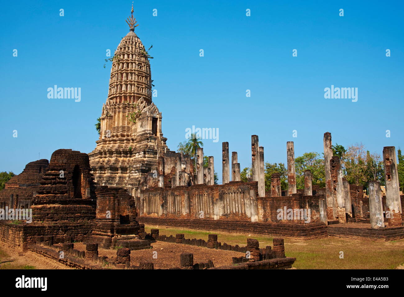 Wat Mahatat tempio, antica città Si Satchanalai, Sito Patrimonio Mondiale dell'UNESCO, Provincia di Sukhothai, Thailandia, Sud-est asiatico, in Asia Foto Stock