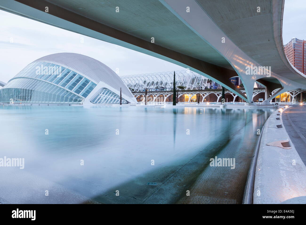 Il Hemsiferic nella Città delle Arti e delle Scienze (Ciudad de las Artes y las Ciencias) a Valencia, Spagna, Europa Foto Stock