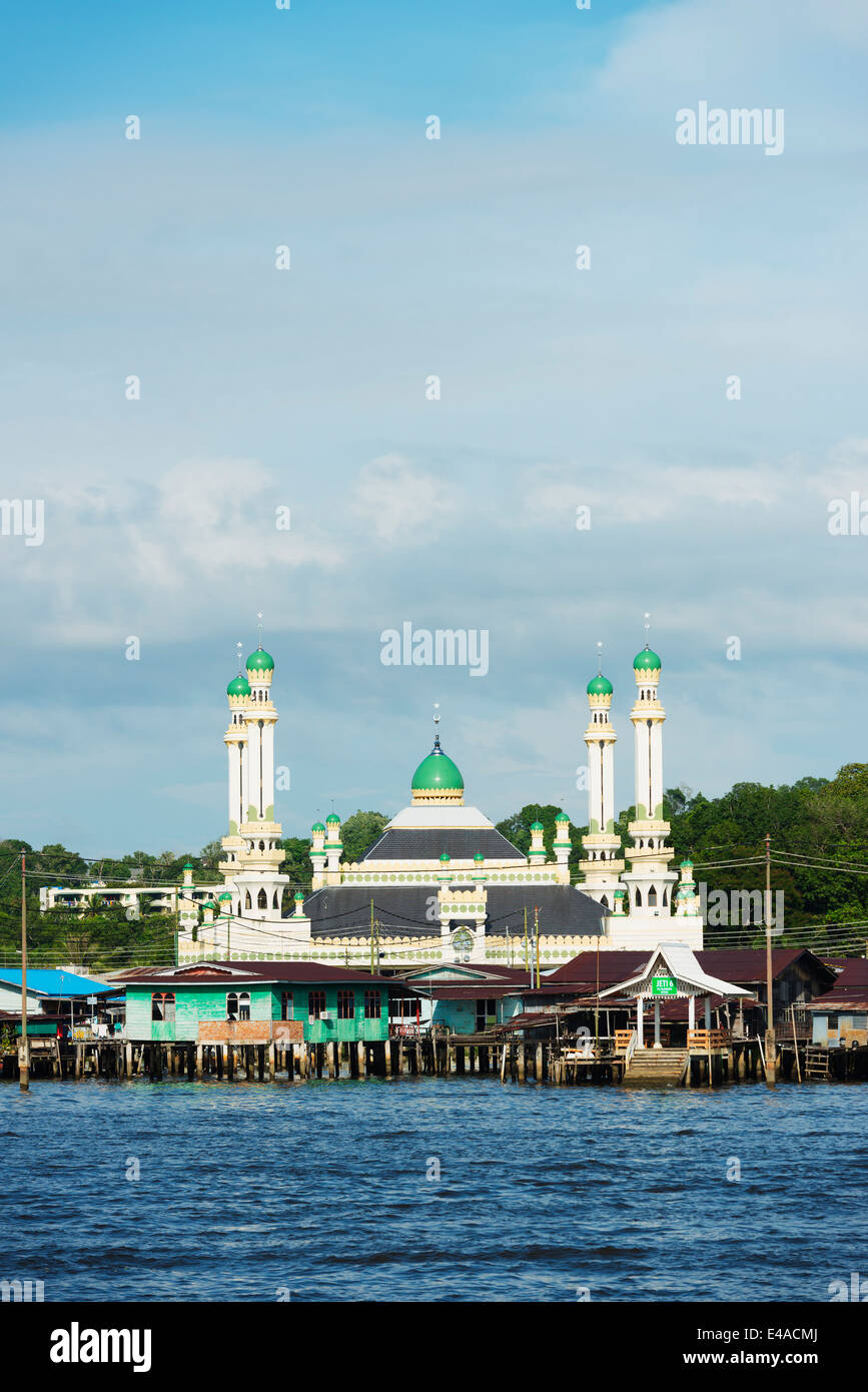 Il Sud Est Asiatico, Brunei Bandar Seri Begawan, Kampung Ayer villaggi acqua di Jame Asr Hassanil Bolkiah moschea Foto Stock