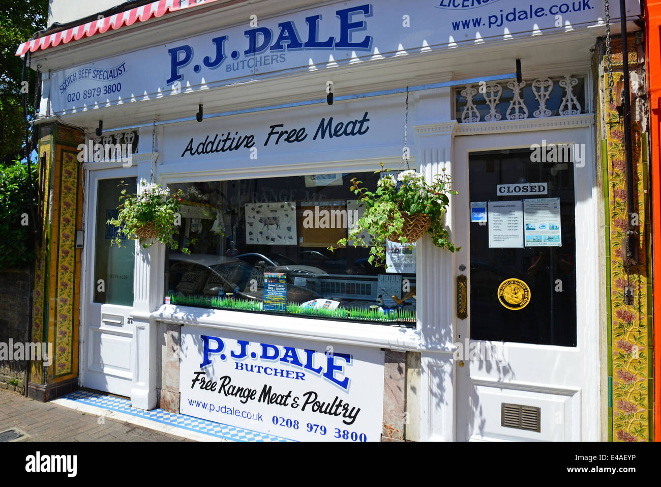 P.J.Dale macellerie, Bridge Street, East Molesey, Surrey, England, Regno Unito Foto Stock