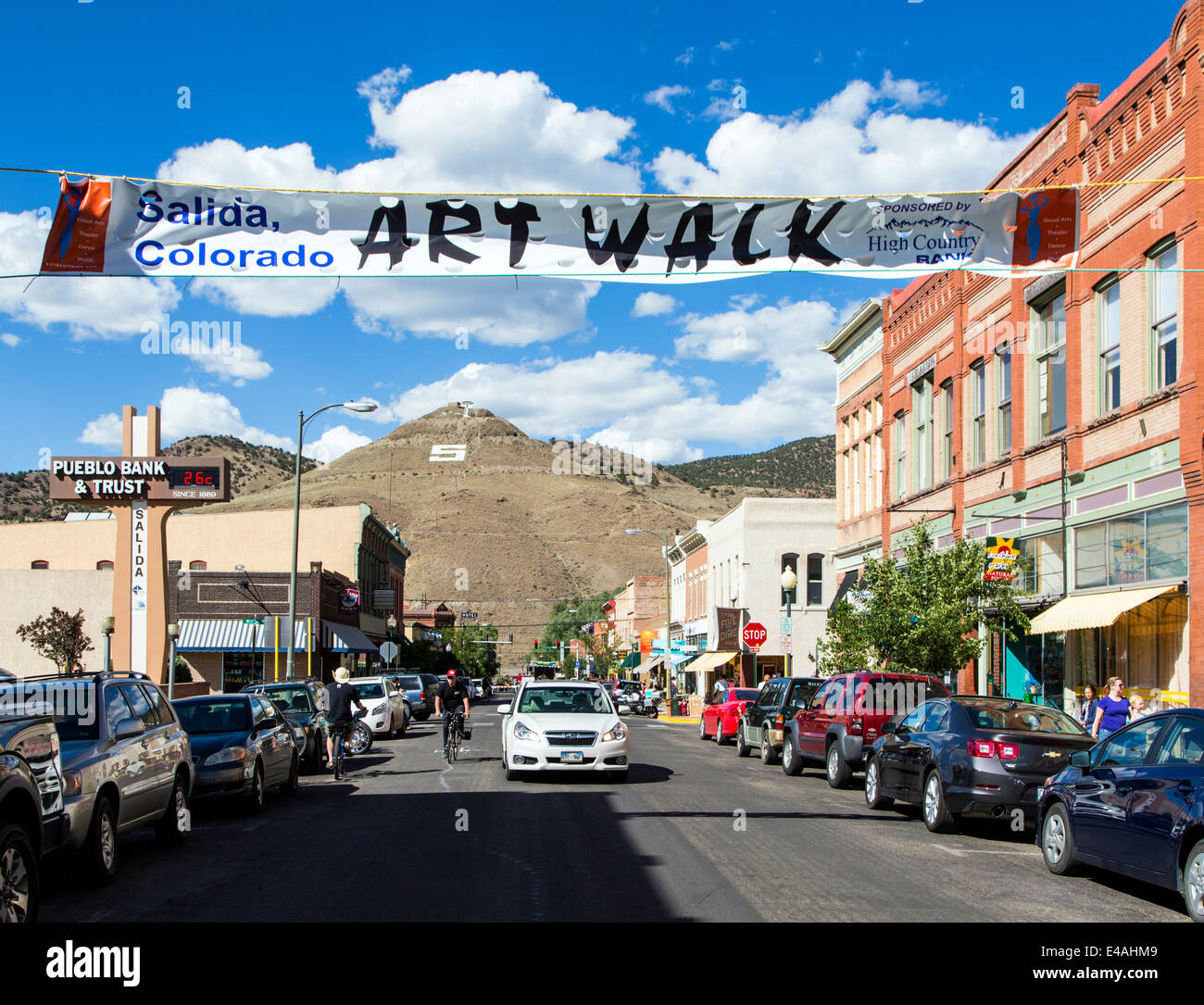 Visitatori godendo annuale di piccola città ArtWalk Festival, Salida, Colorado, STATI UNITI D'AMERICA Foto Stock