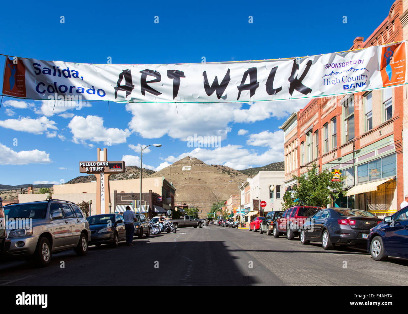 Visitatori godendo annuale di piccola città ArtWalk Festival, Salida, Colorado, STATI UNITI D'AMERICA Foto Stock