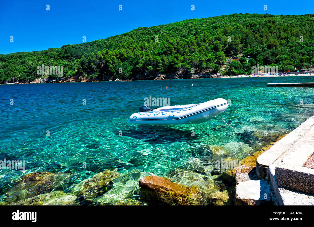 Zattera gonfiabile e il meraviglioso mare croato Foto Stock