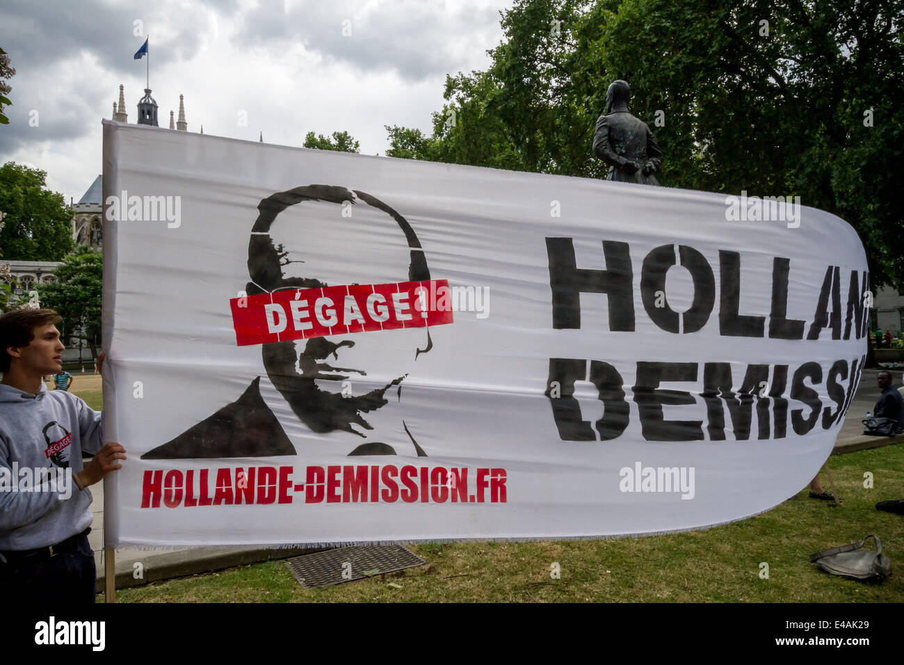 Tour de France Fase tre: Anti-François Hollande protesta a Londra Foto Stock