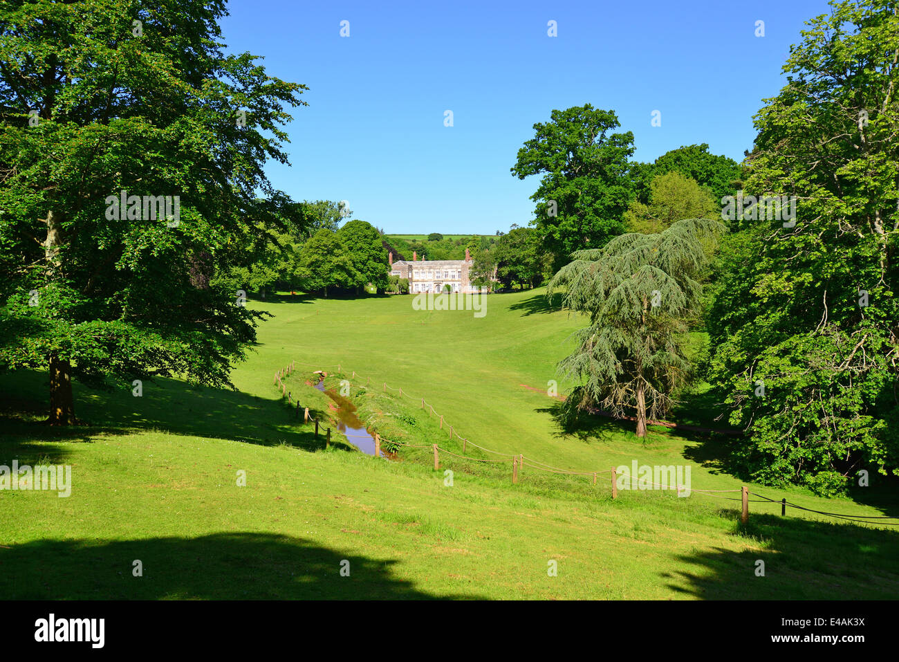 Xvi secolo Cockington corte, Cockington Village, Torquay. Devon, Inghilterra, Regno Unito Foto Stock