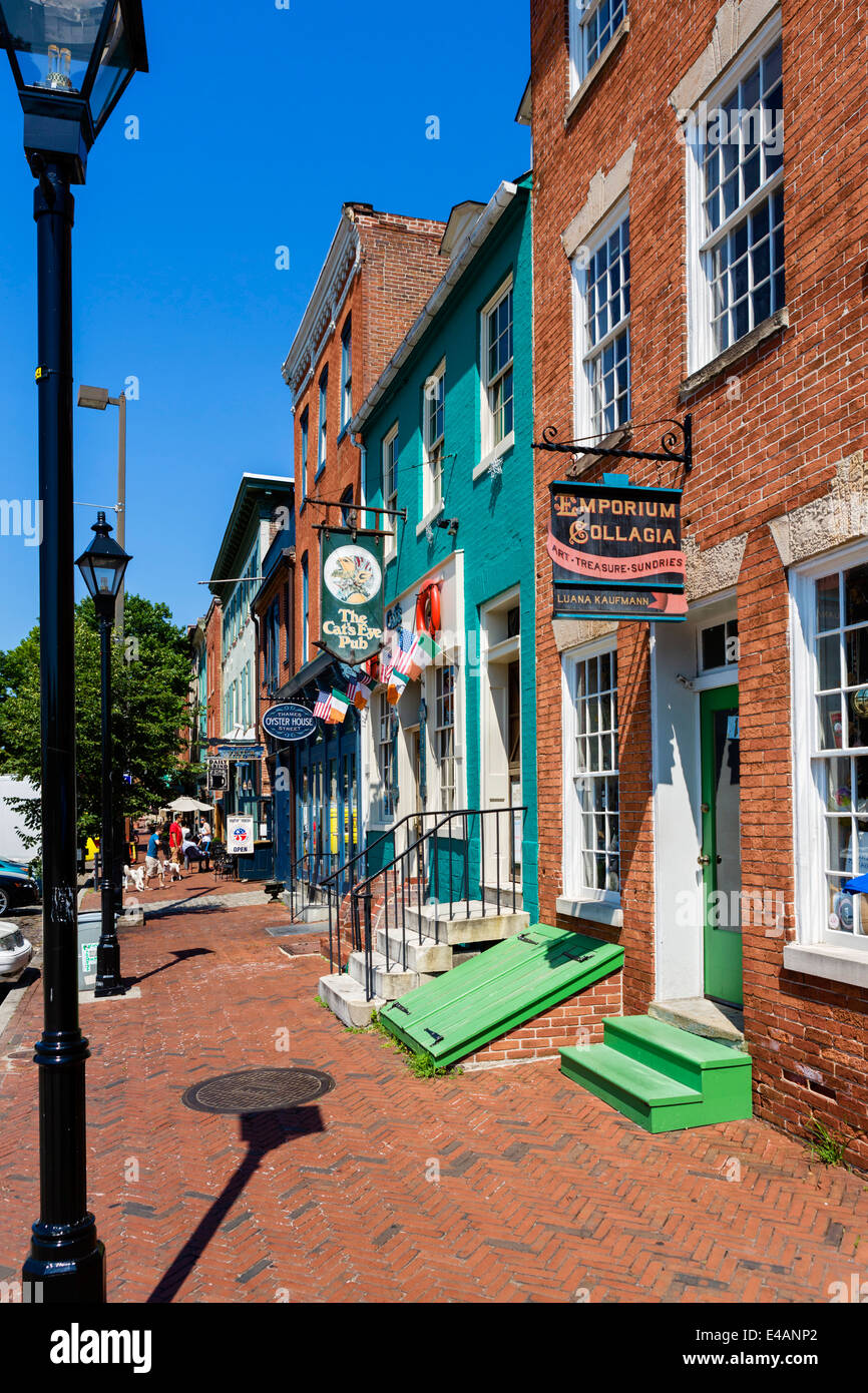 Negozi, bar e ristoranti su Thames Street nel centro storico è diminuito del punto distretto, Baltimore, Maryland, Stati Uniti d'America Foto Stock