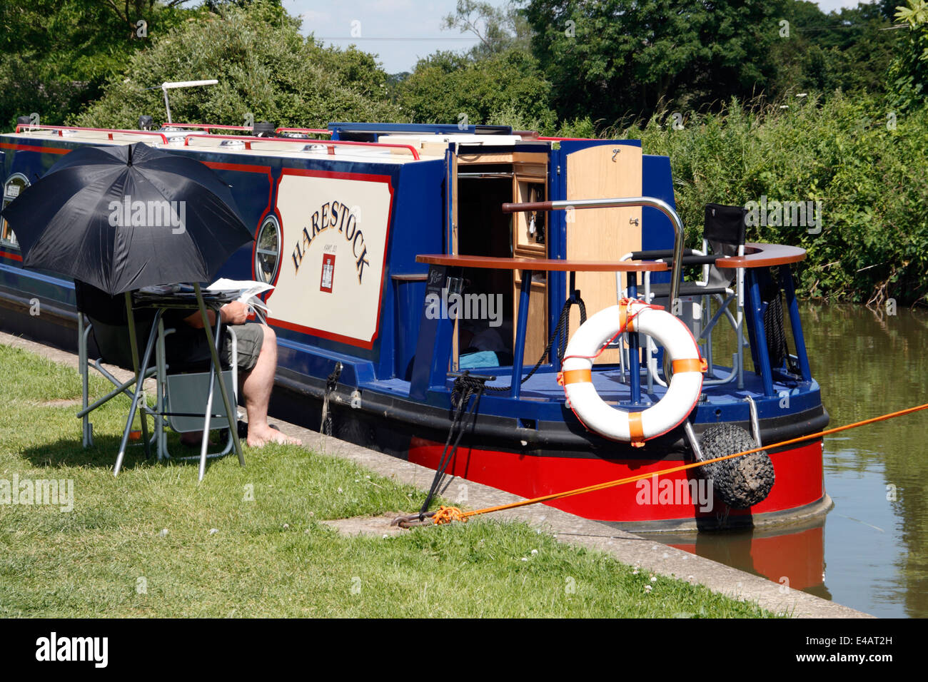 Narrowboats sulla Oxford Canal vicino Thrupp in Oxfordshire Foto Stock
