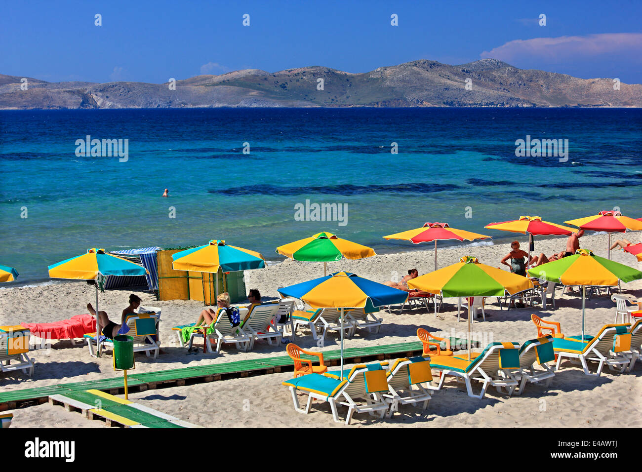 Spiaggia organizzata a Marmari, isola di Kos, Dodecanneso, Mar Egeo, Grecia. Foto Stock