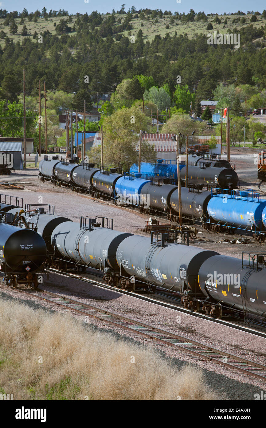 Newcastle, Wyoming - Serbatoio di petrolio di vetture alla ferrovia BNSF cantiere. Foto Stock