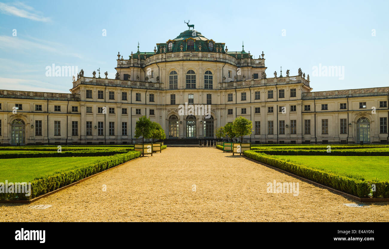 Facciata principale della Palazzina di Caccia di Stupinigi alla periferia di torino, Italia. Foto Stock