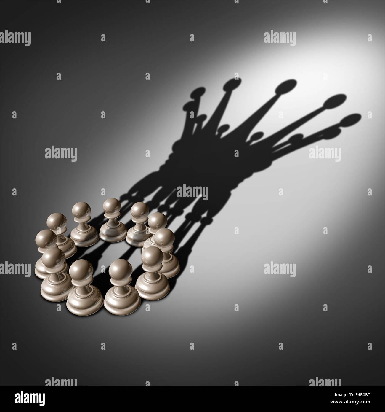 Il team di leadership e di business il concetto di gruppo come una società organizzata degli scacchi pedina pezzi unire le forze e lavorare insieme uniti e come uno in accordo a gettare un'ombra conformata come la corona di un re. Foto Stock