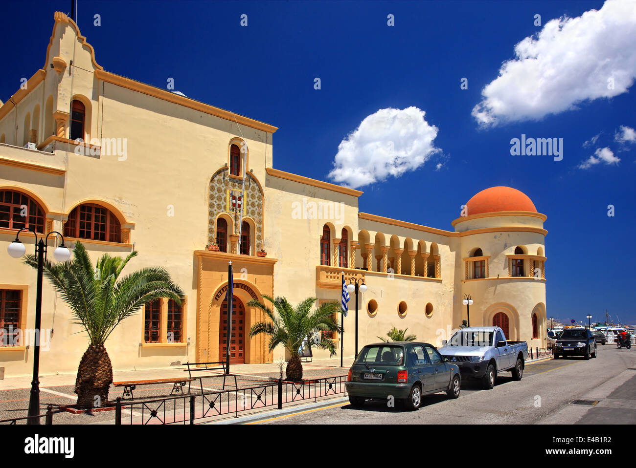 Uno degli edifici (residenza) italiano del 'periodo " , città Pothia, Kalymnos island, Dodecaneso, Grecia. Foto Stock