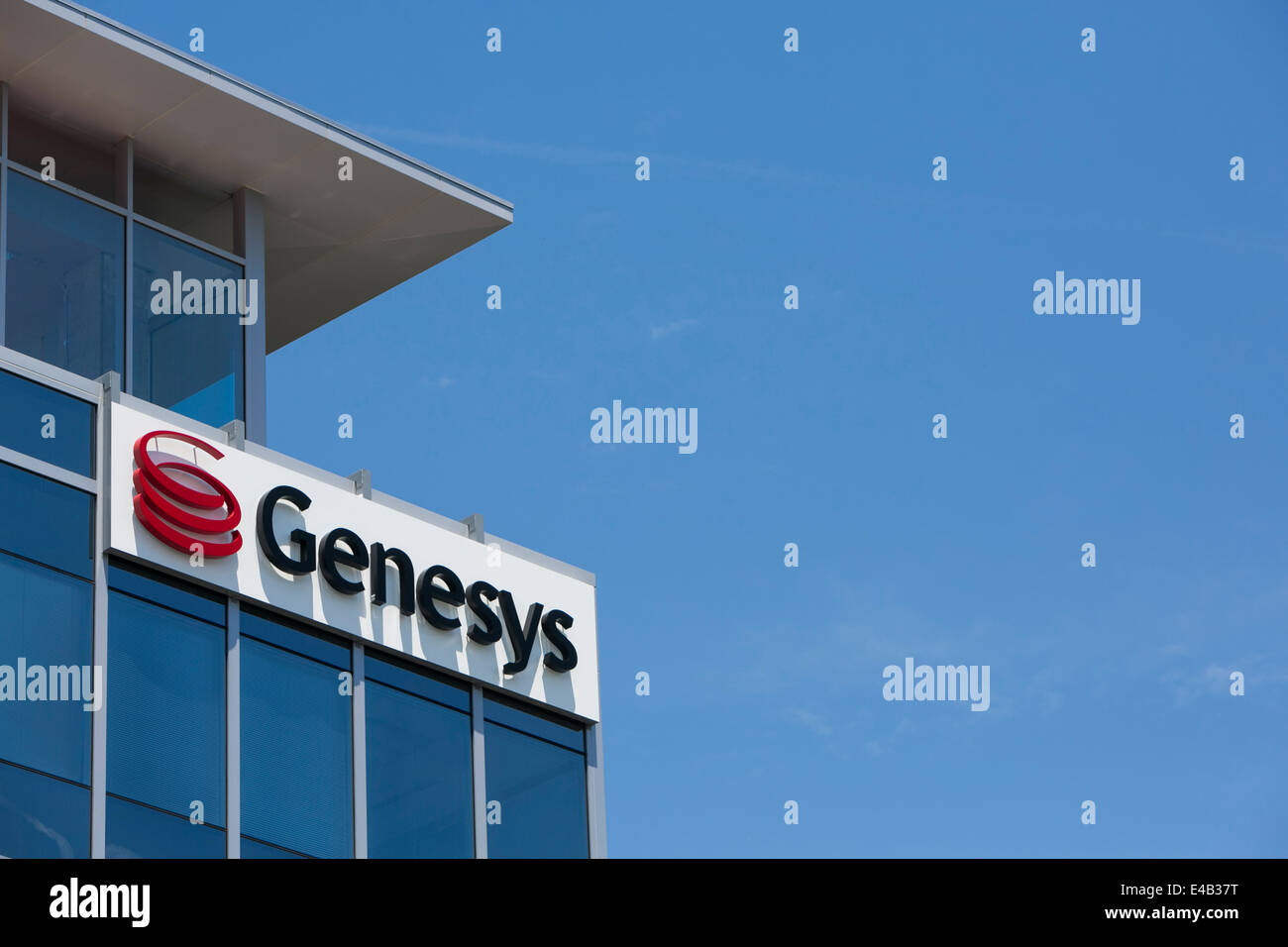 Un edificio di uffici occupati dalla tecnologia delle telecomunicazioni azienda Genesys. Foto Stock