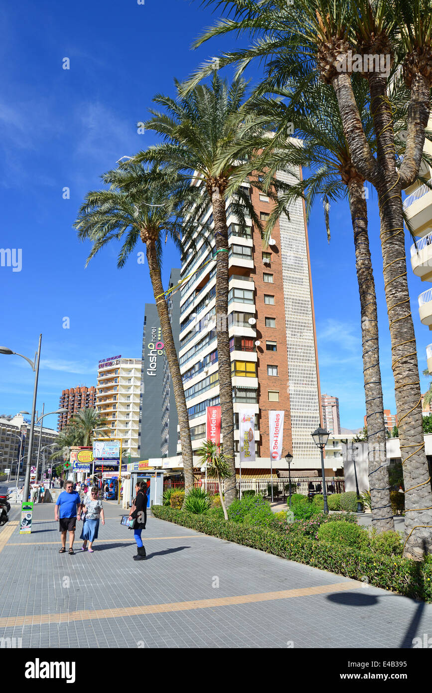 Calle Gerona, Benidorm, Costa Blanca, Provincia di Alicante, Spagna Foto Stock