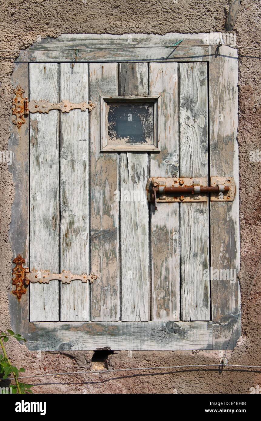 Legno antico porta anteriore di un castello Foto Stock