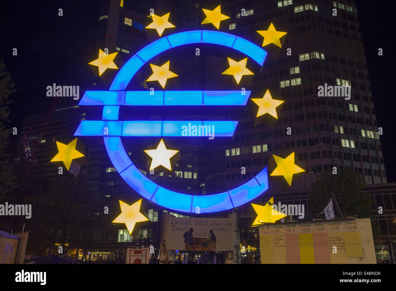 Simbolo dell'euro, la Banca centrale europea, Francoforte sul Meno Foto Stock