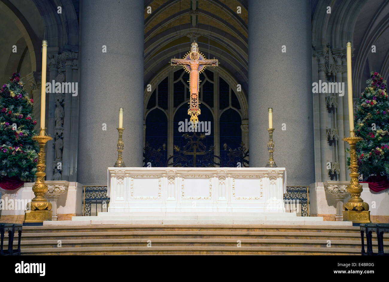 Interno della cattedrale di San Giovanni il divino. Amsterdam Avenue New York, NY (tra West 110th Street e 113 Street). Foto Stock