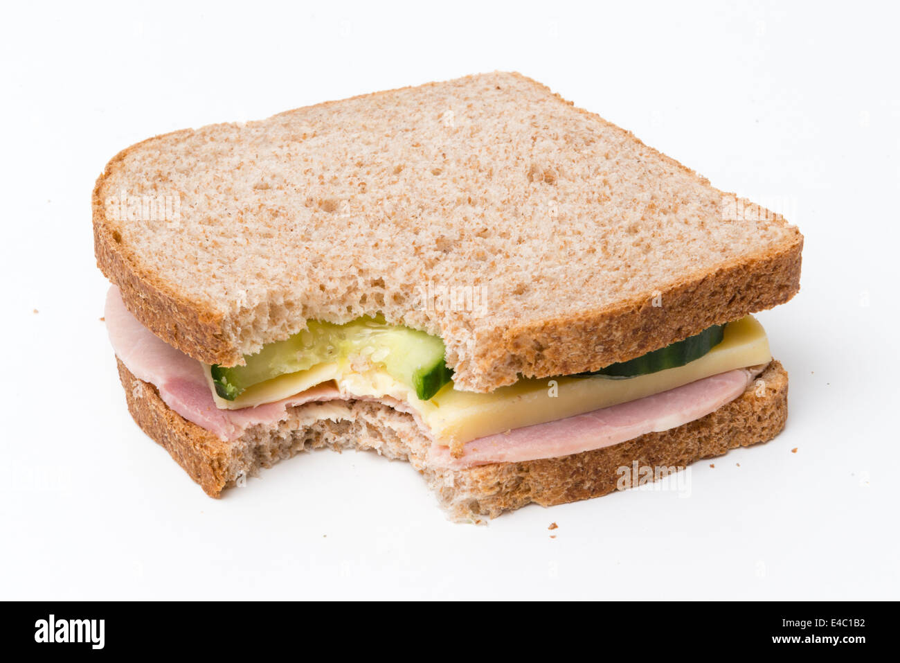Sandwich mangiato a metà con bocconcino estratto Foto Stock