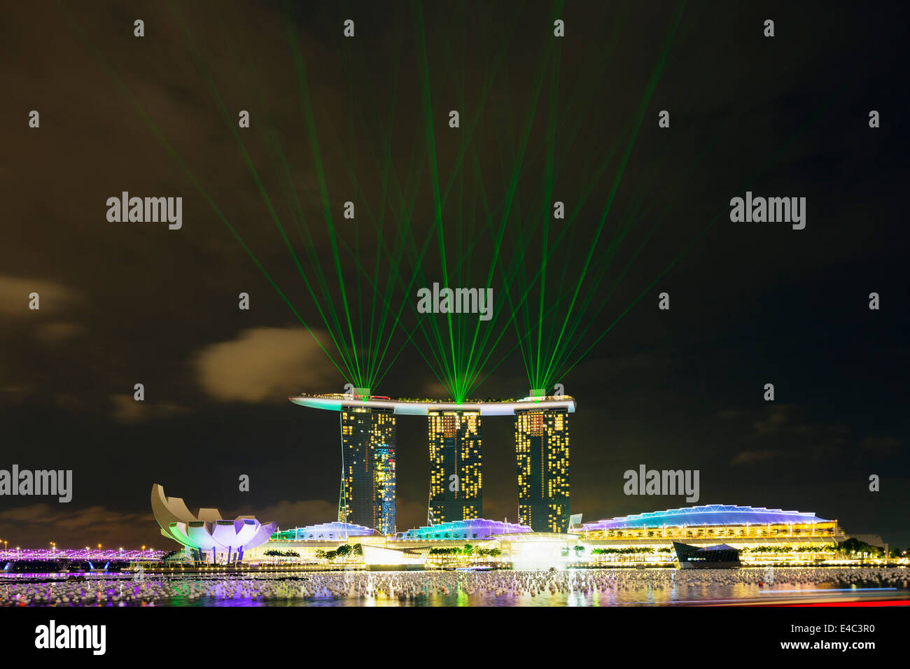 Il Sud Est asiatico, Singapore, Marina Bay Sands Hotel delle arti e il Museo della Scienza Foto Stock