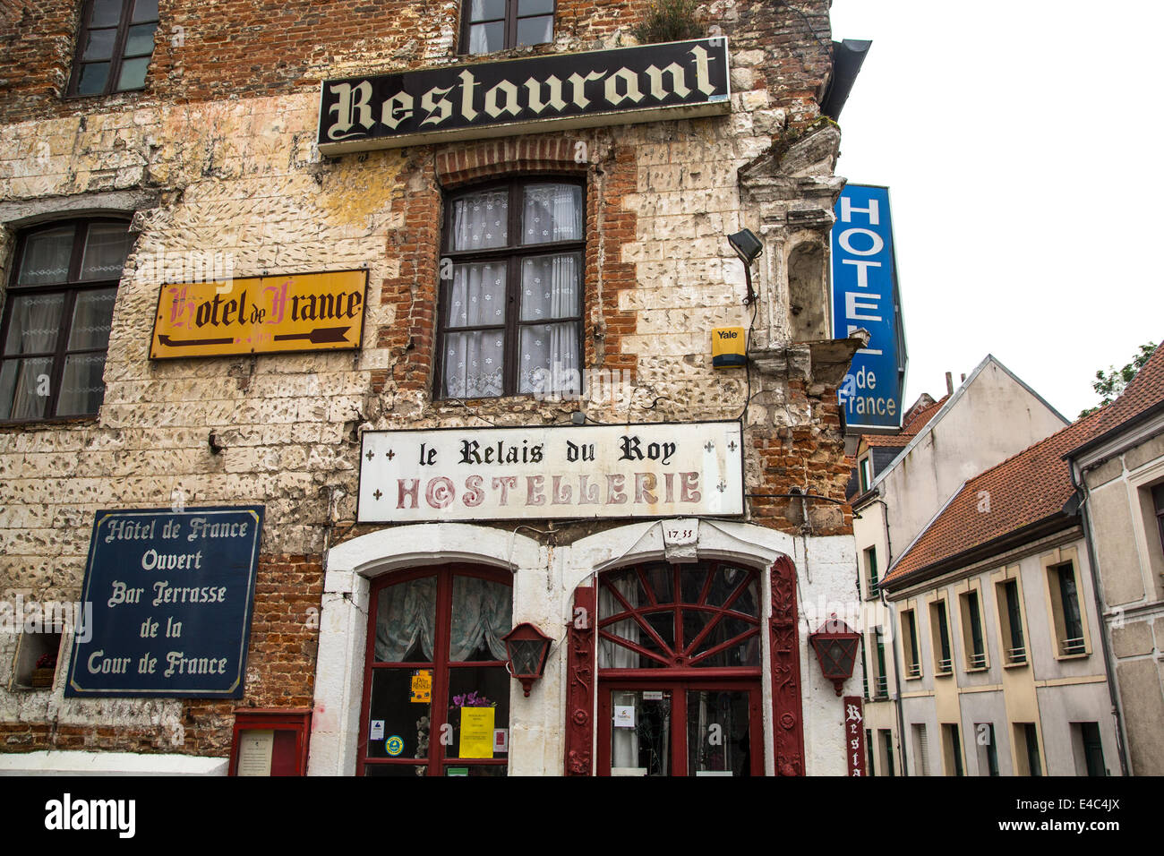 Cafe, Montreuil-sur-Mer, Pas-de-Calais, Francia Foto Stock