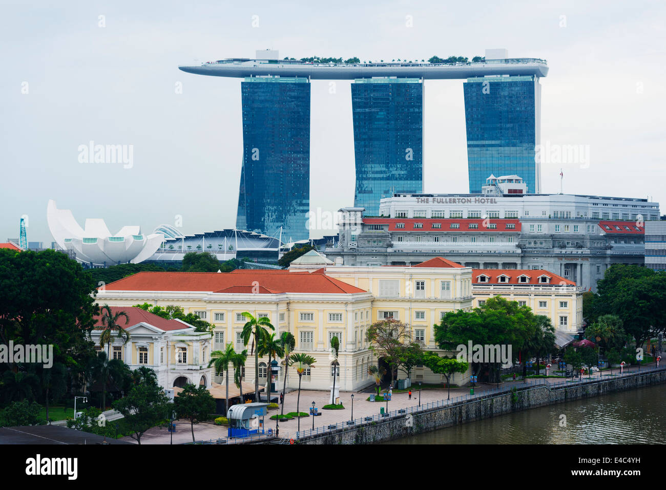Il Sud Est asiatico, Singapore, Marina Bay Sands Hotel e Fullerton Hotel Foto Stock