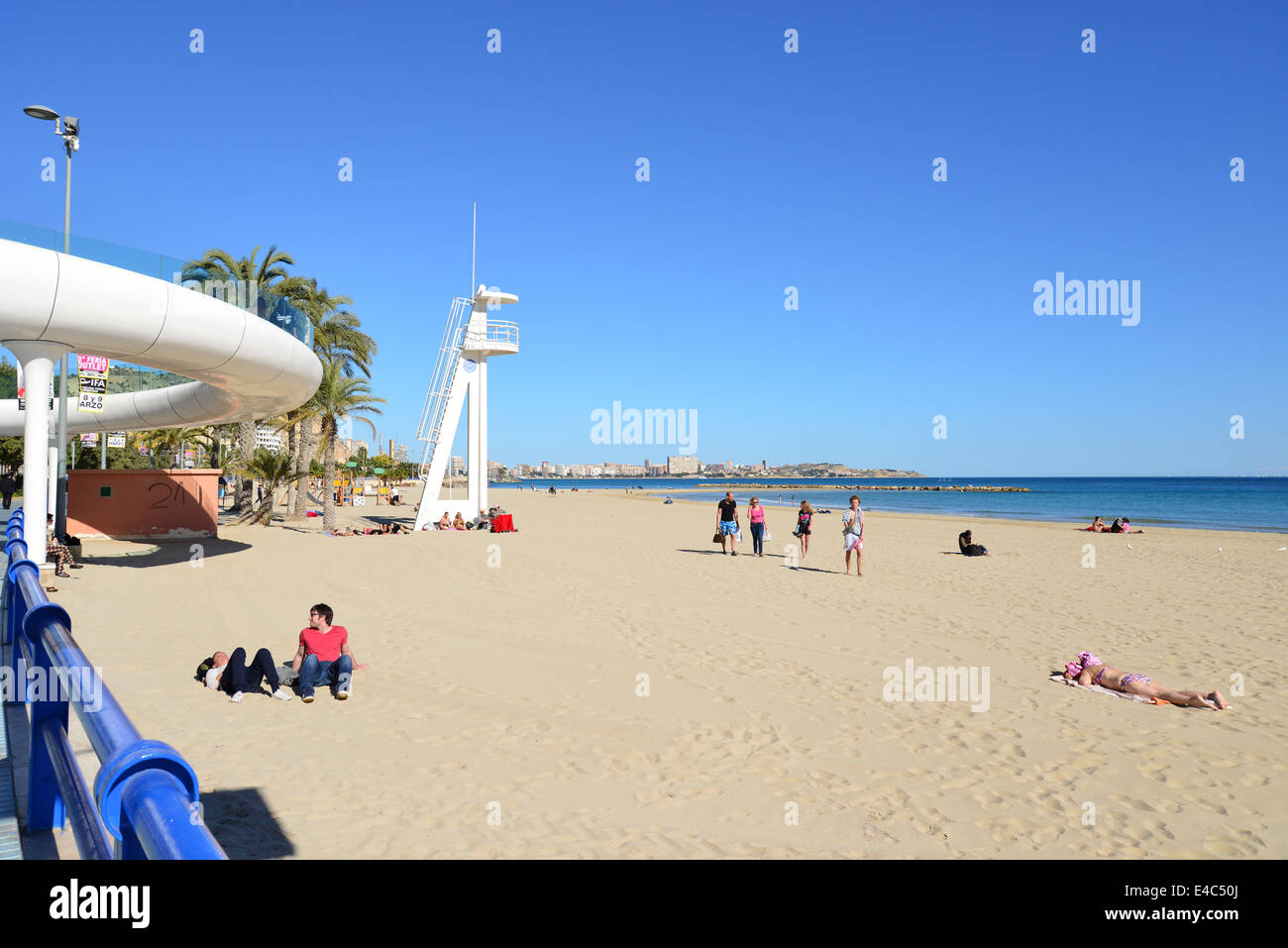 Playa del Postiguet di Alicante, Costa Blanca, Alicante provincia, il Regno di Spagna Foto Stock