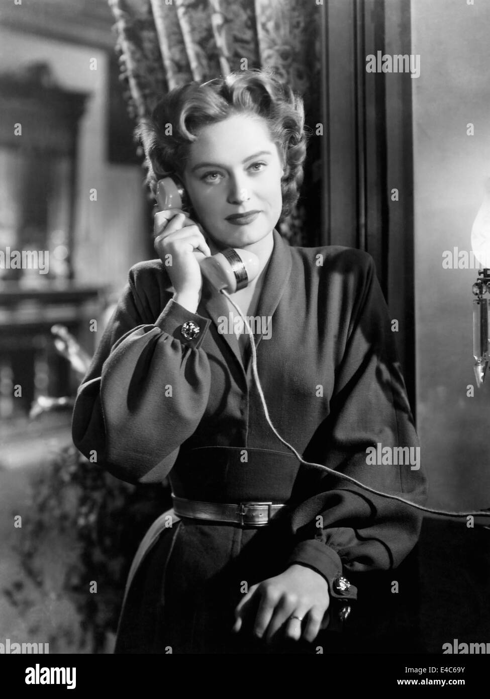 Alexis Smith, sul set del film "Qualsiasi numero può giocare', 1949 Foto Stock
