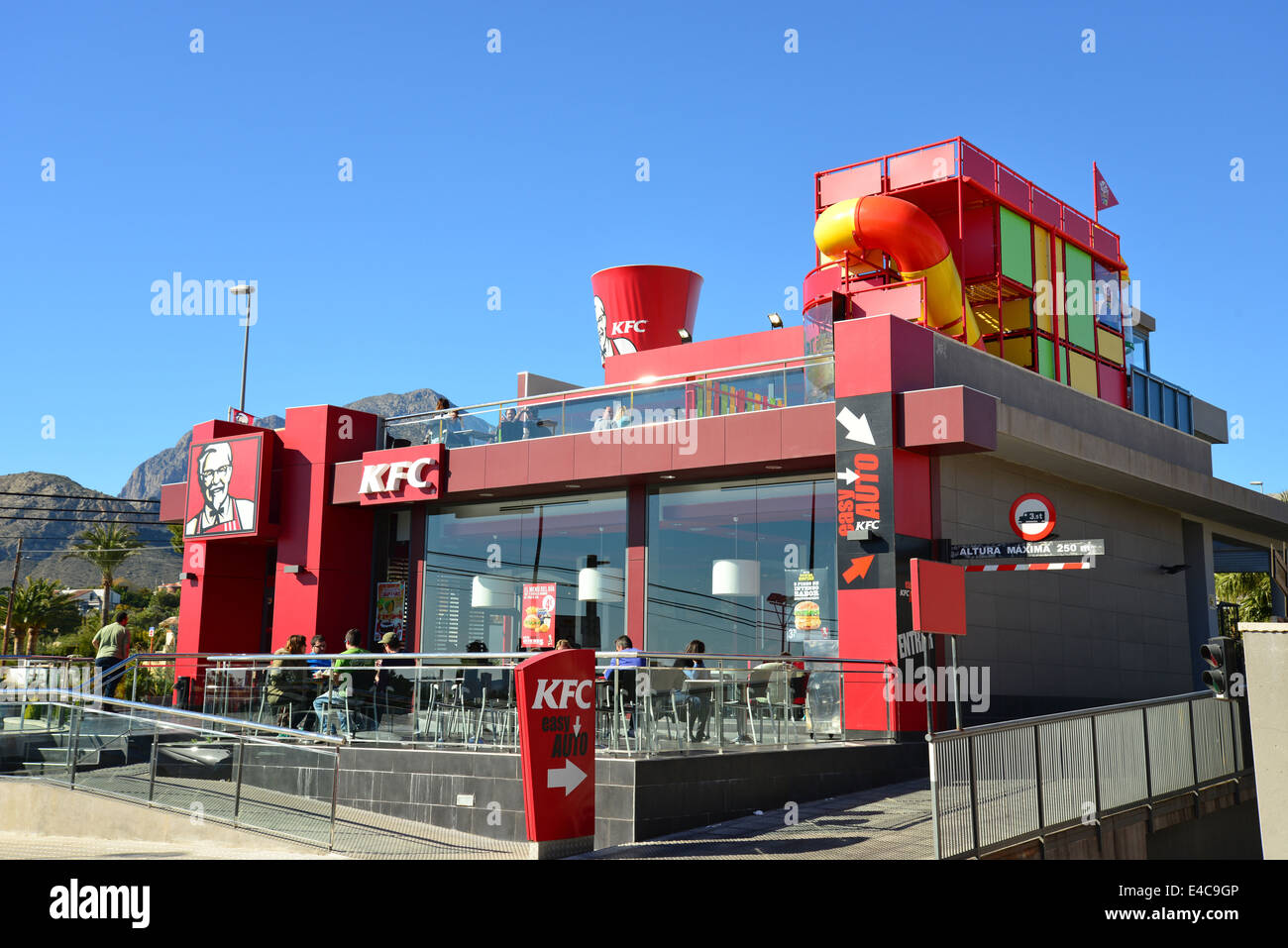 KFC fast food ristorante, vicino a Benidorm, Costa Blanca, Provincia di Alicante, Regno di Spagna Foto Stock