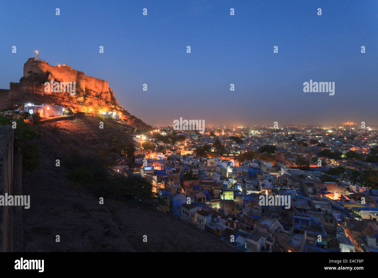 Vista del tramonto di Jodhpur città e Forte Mehrangarh, Jodhpur, Rajasthan, India Foto Stock